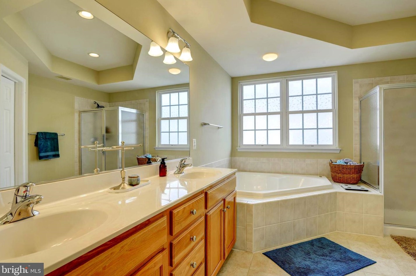 42494 Legacy Park Dr, Ashburn VA  20148-5616 exterior