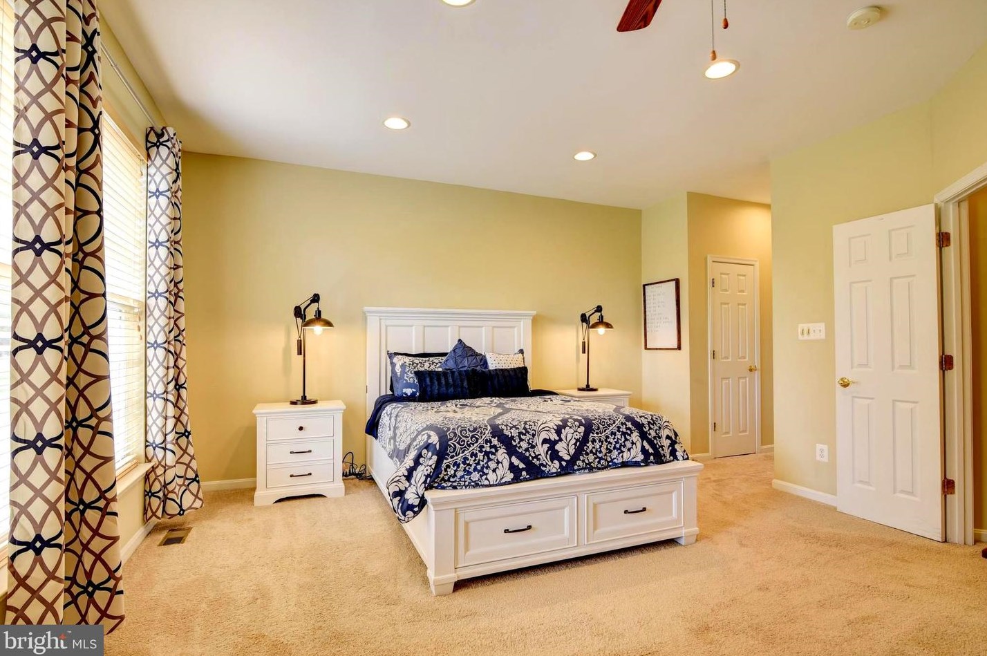 42494 Legacy Park Dr, Ashburn VA  20148-5616 exterior