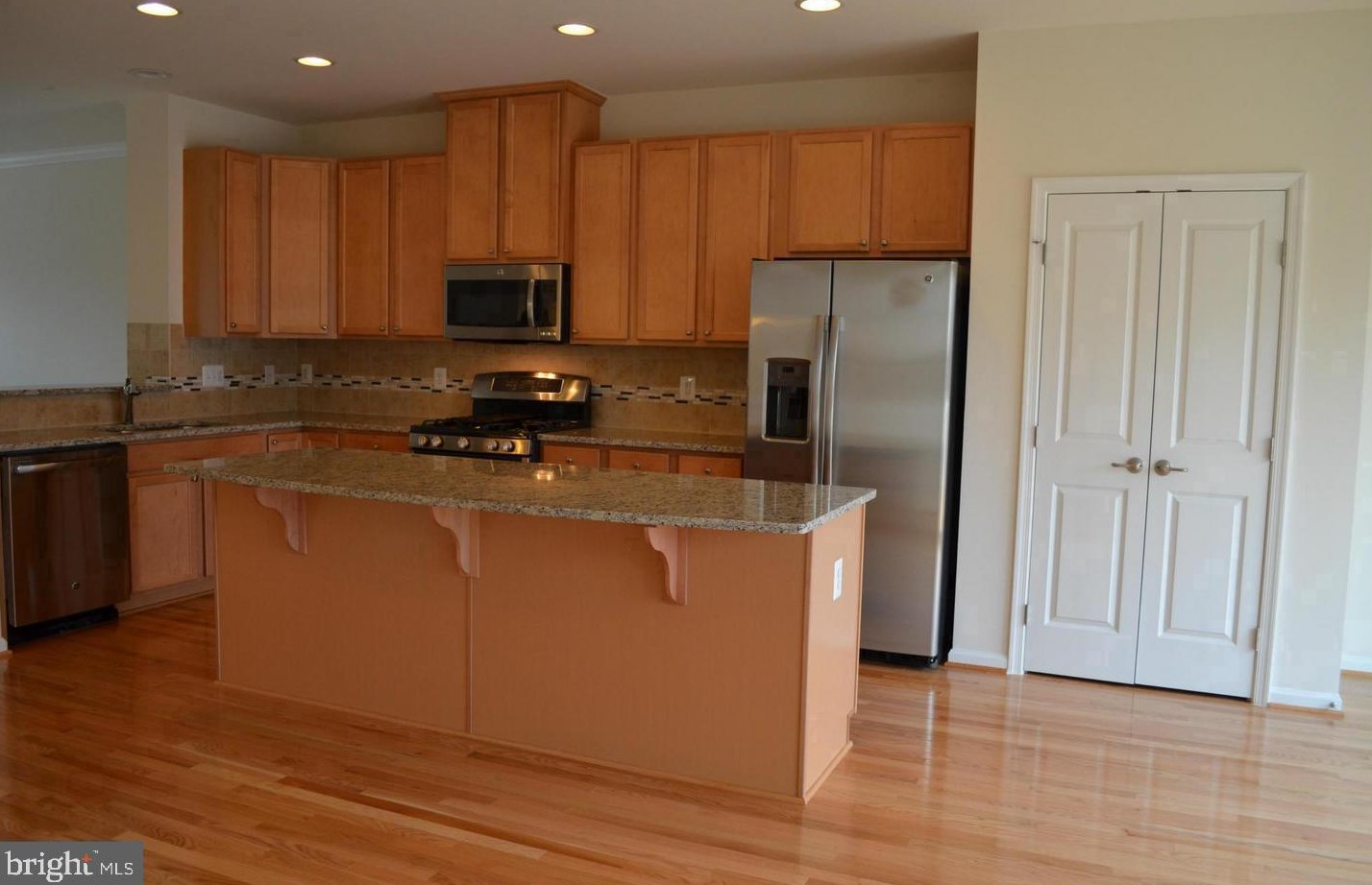 22861 Chestnut Oak Ter, Dulles VA  20166-4464 exterior