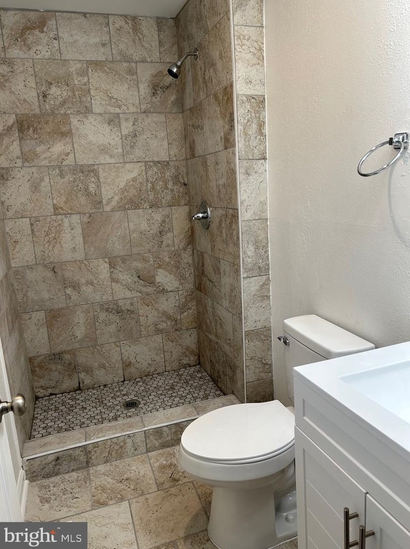 607 Nettle Tree Rd, Dulles VA  20164-4725 exterior