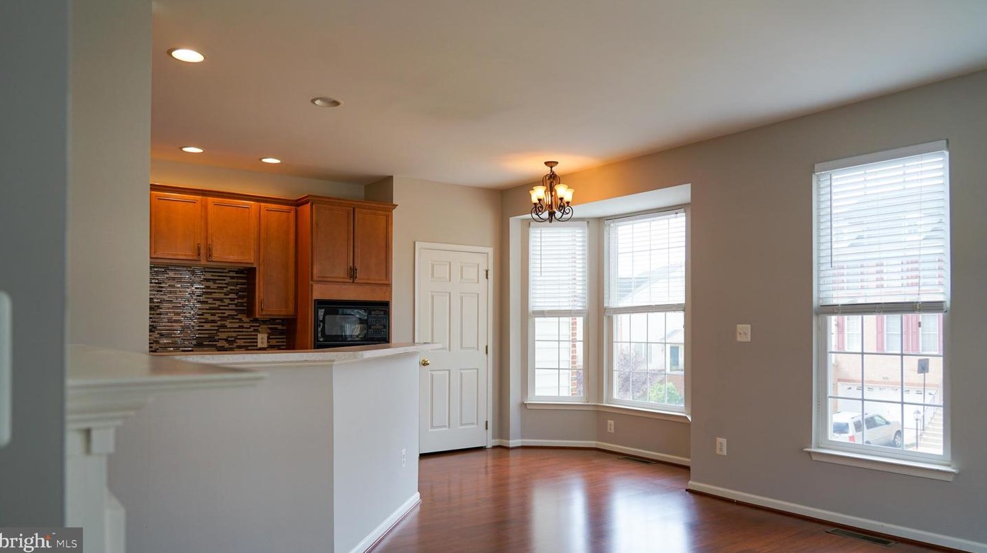 43727 Banshee Heights Ter, Ashburn VA  20148-3168 exterior