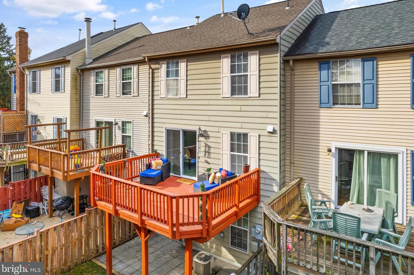 44046 Choptank Ter, Ashburn VA  20147-3943 exterior