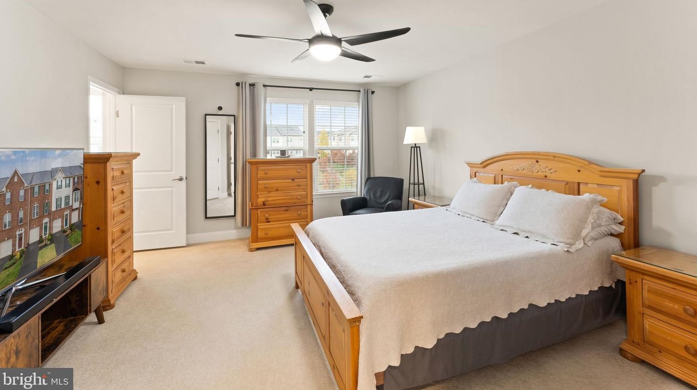 45940 Grammercy Ter, Dulles VA  20166-7806 exterior