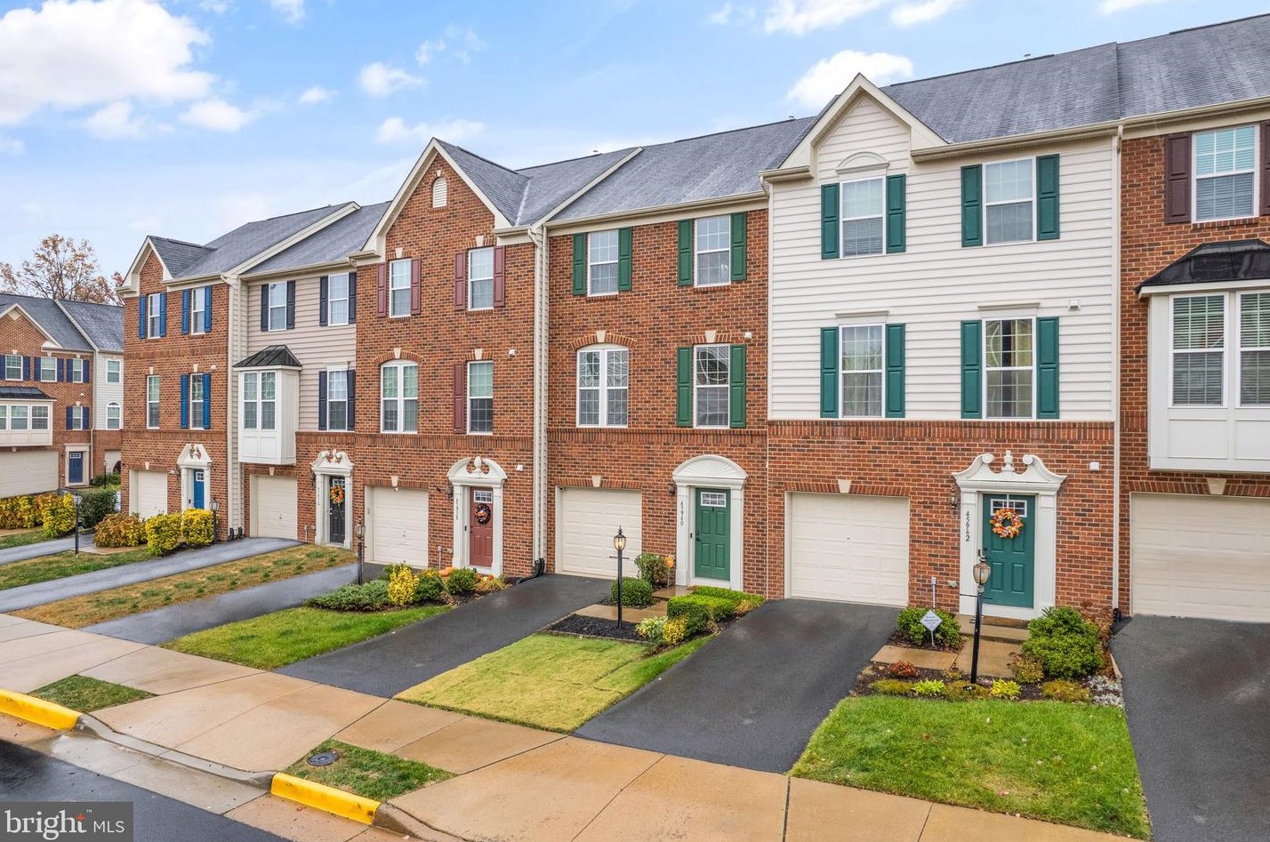 45940 Grammercy Ter, Dulles VA  20166-7806 exterior
