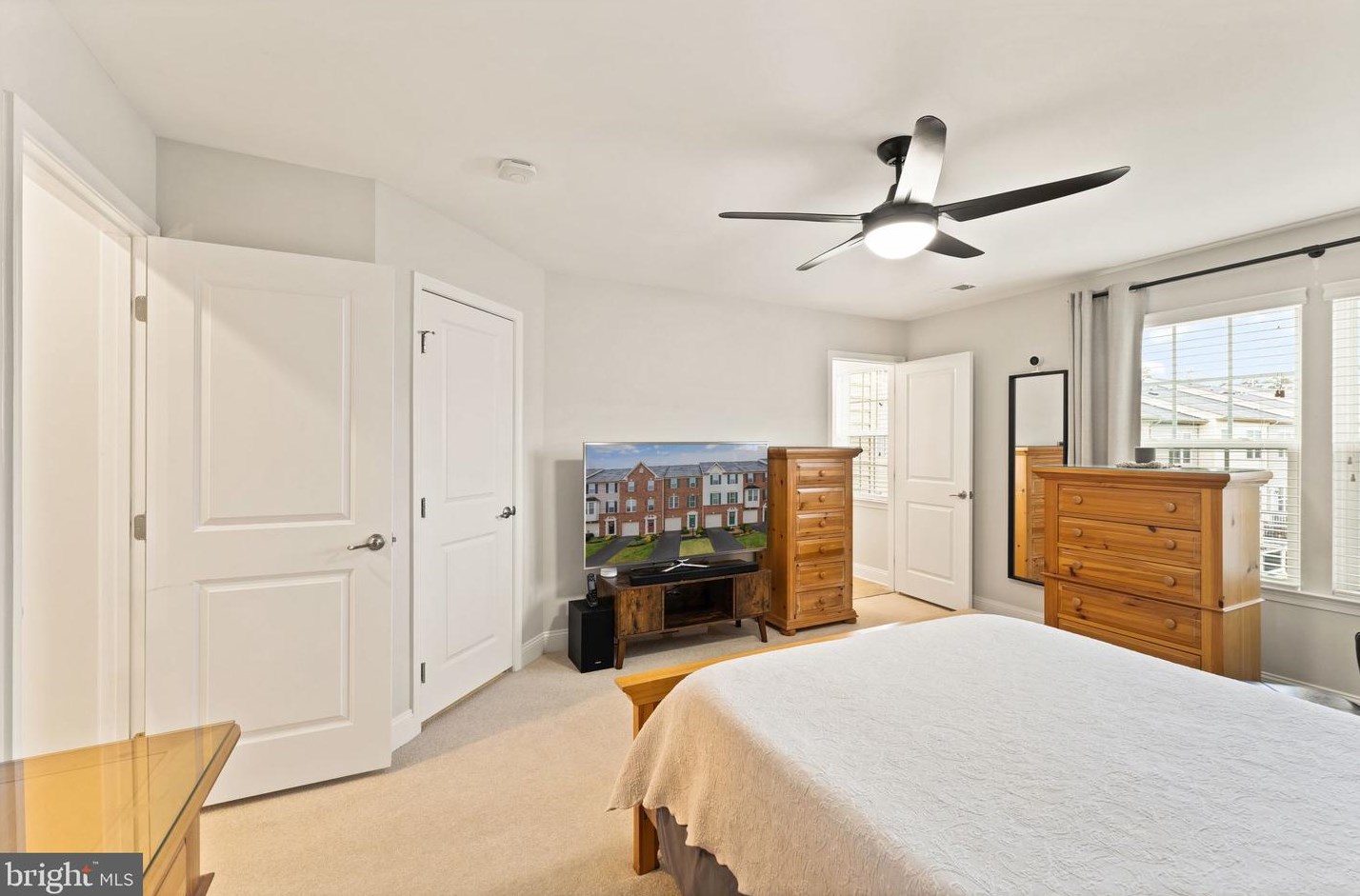 45940 Grammercy Ter, Dulles VA  20166-7806 exterior