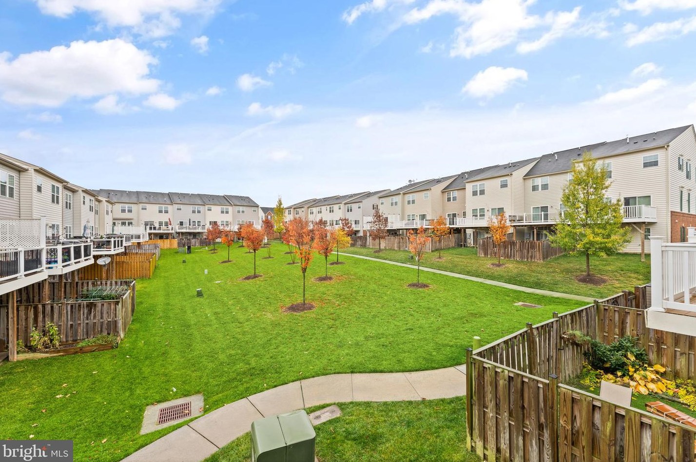 45940 Grammercy Ter, Dulles VA  20166-7806 exterior