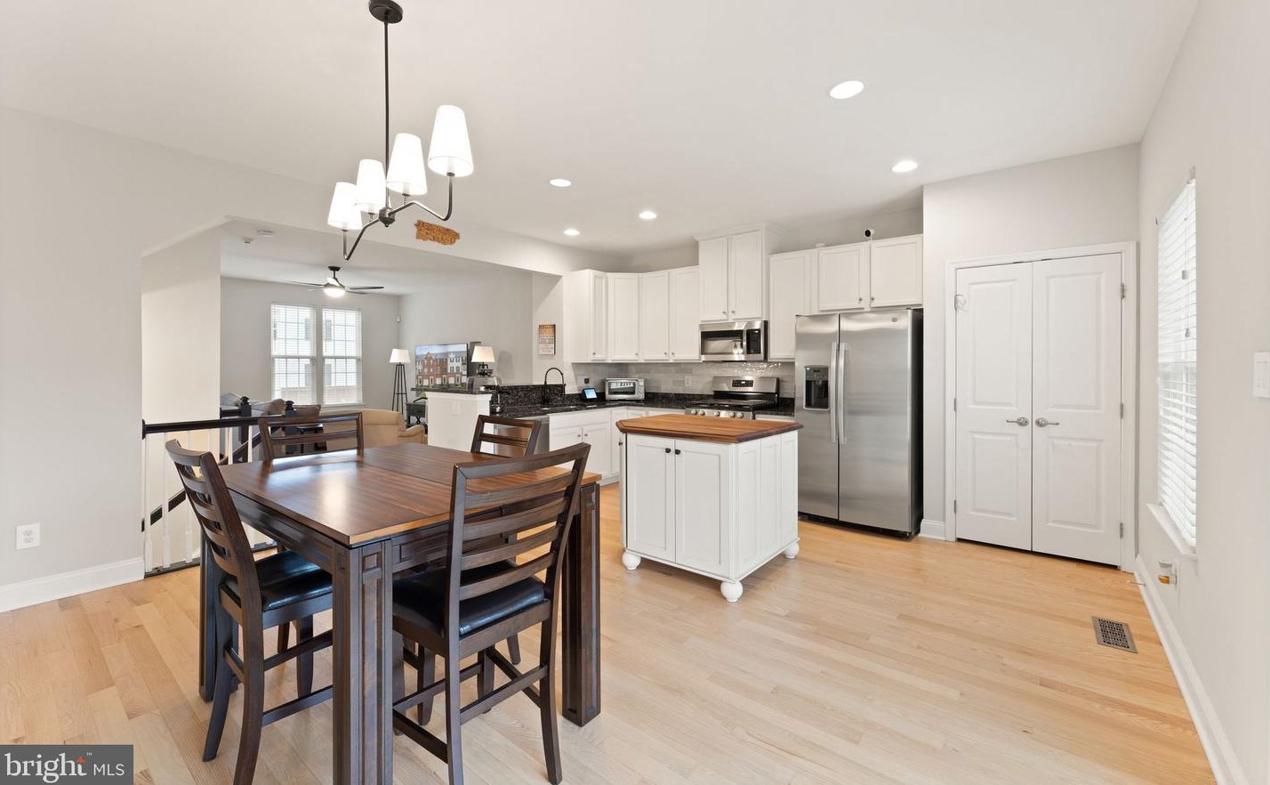 45940 Grammercy Ter, Dulles VA  20166-7806 exterior