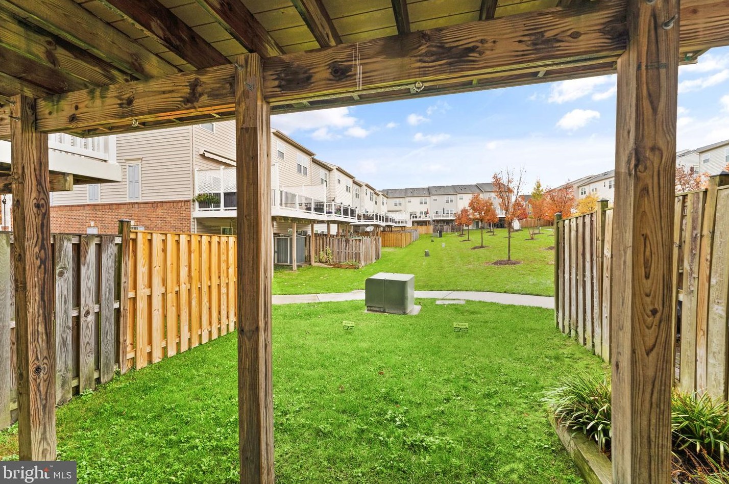 45940 Grammercy Ter, Dulles VA  20166-7806 exterior