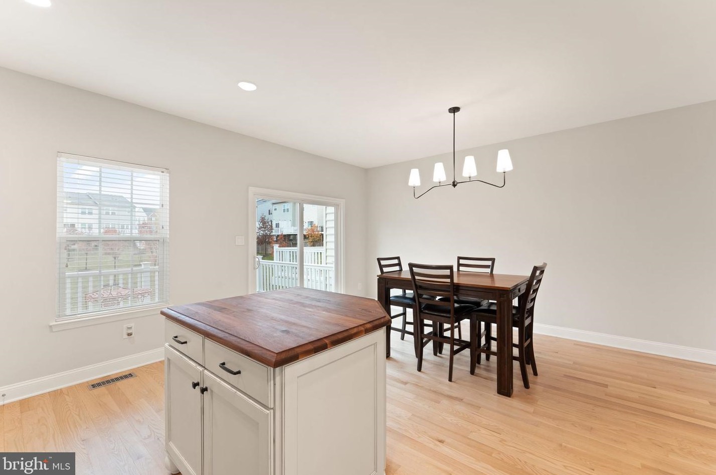 45940 Grammercy Ter, Dulles VA  20166-7806 exterior
