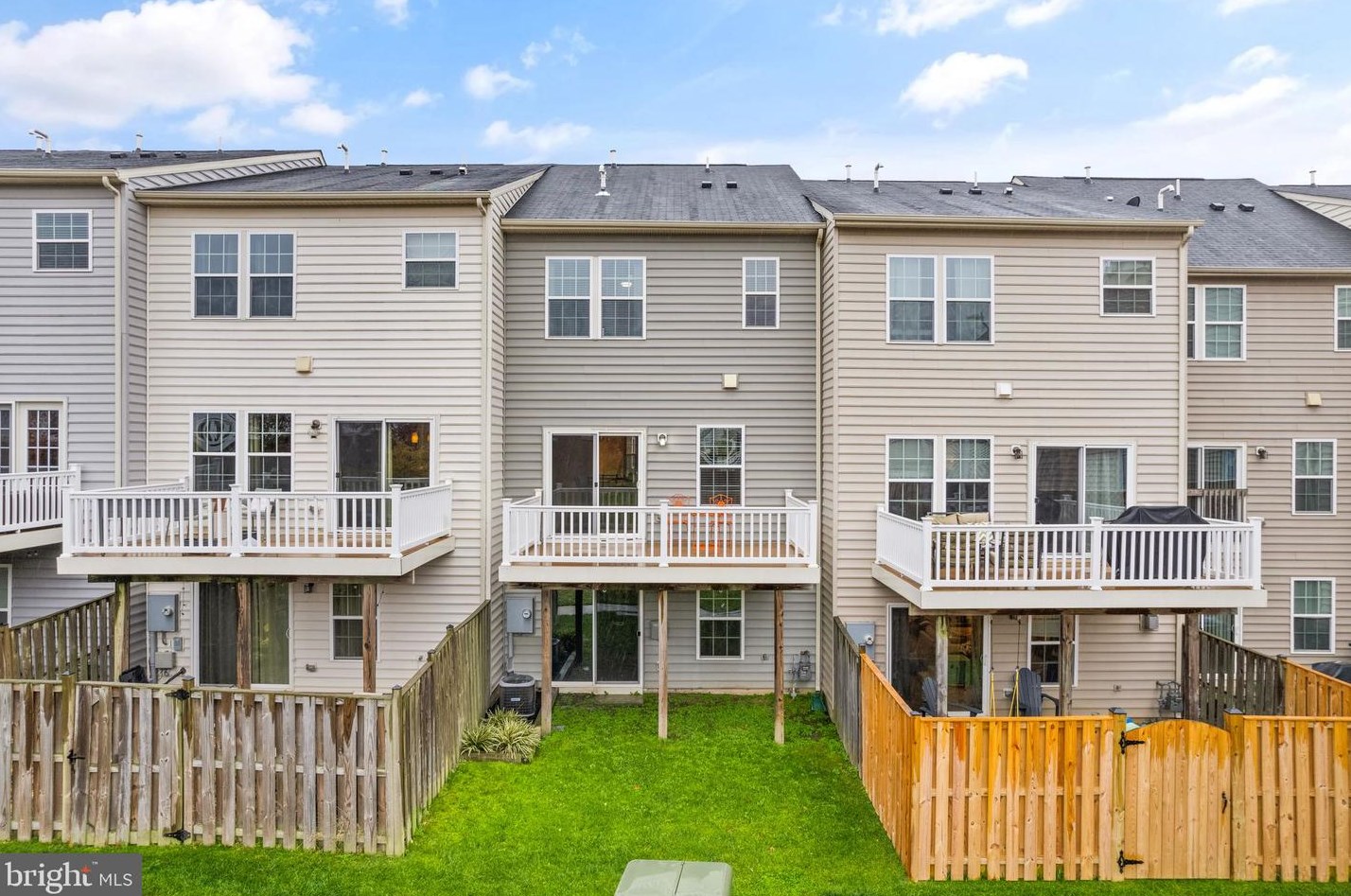 45940 Grammercy Ter, Dulles VA  20166-7806 exterior
