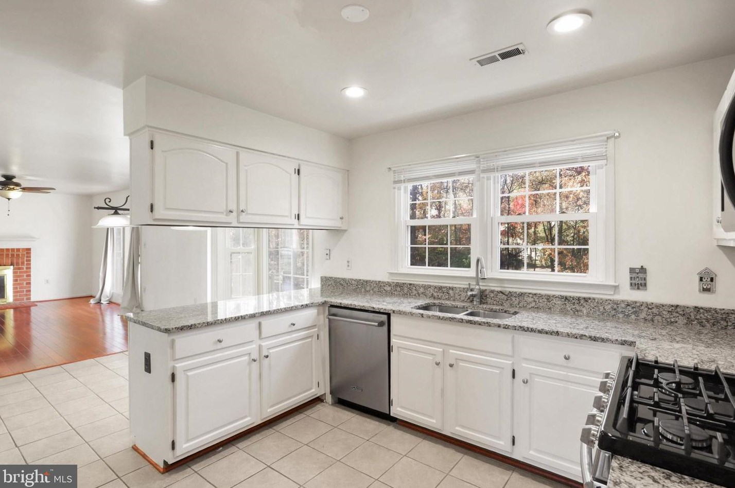 44149 Bristow Cir, Ashburn VA  20147-3310 exterior