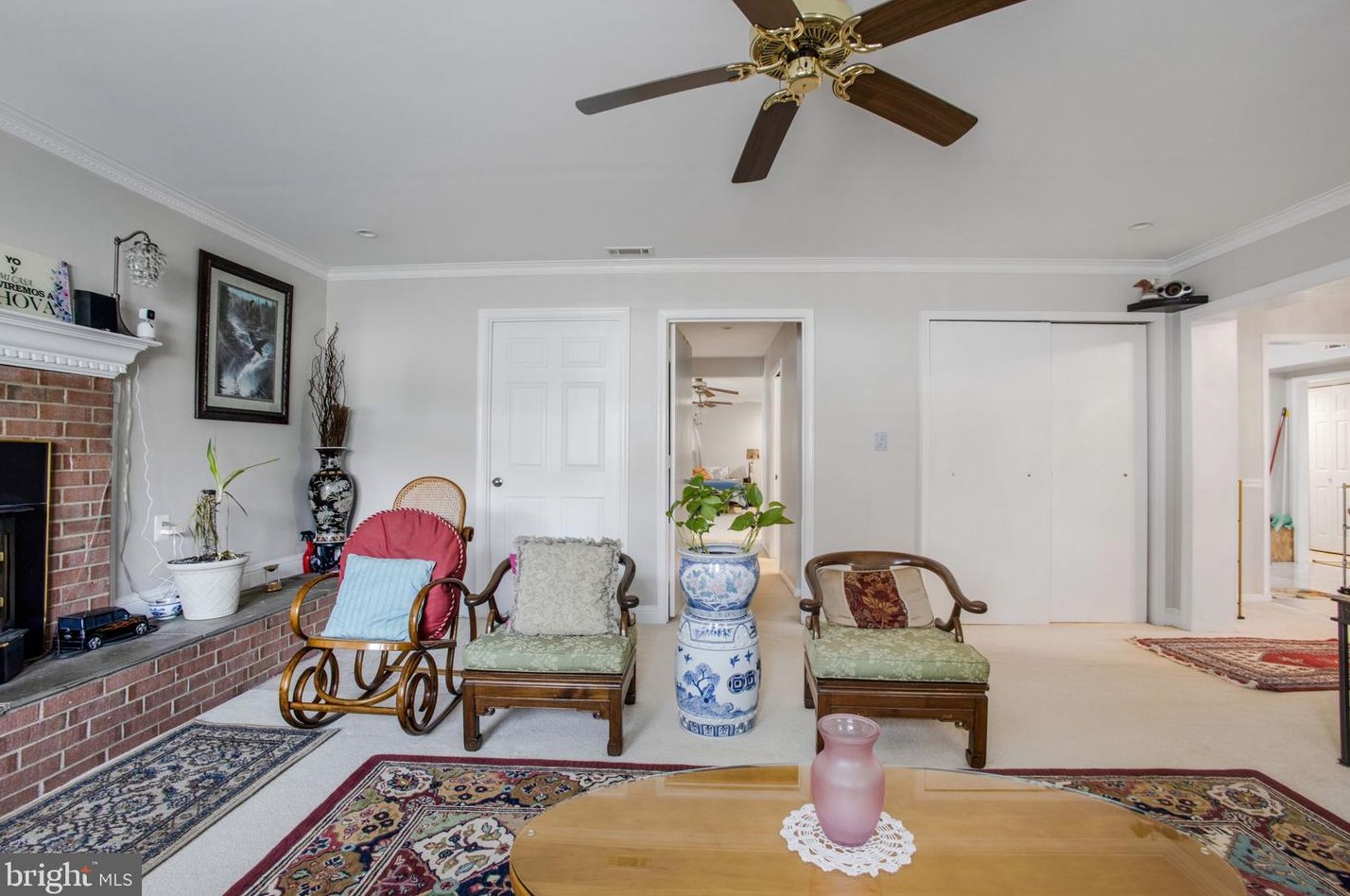 1802 Craig St, Dulles VA  20164-3533 exterior