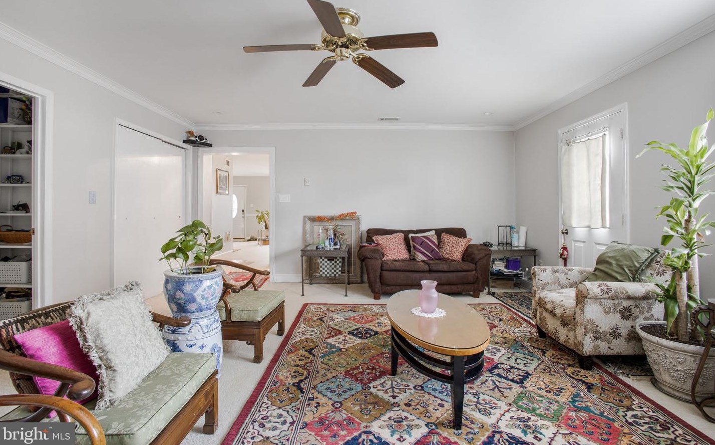 1802 Craig St, Dulles VA  20164-3533 exterior