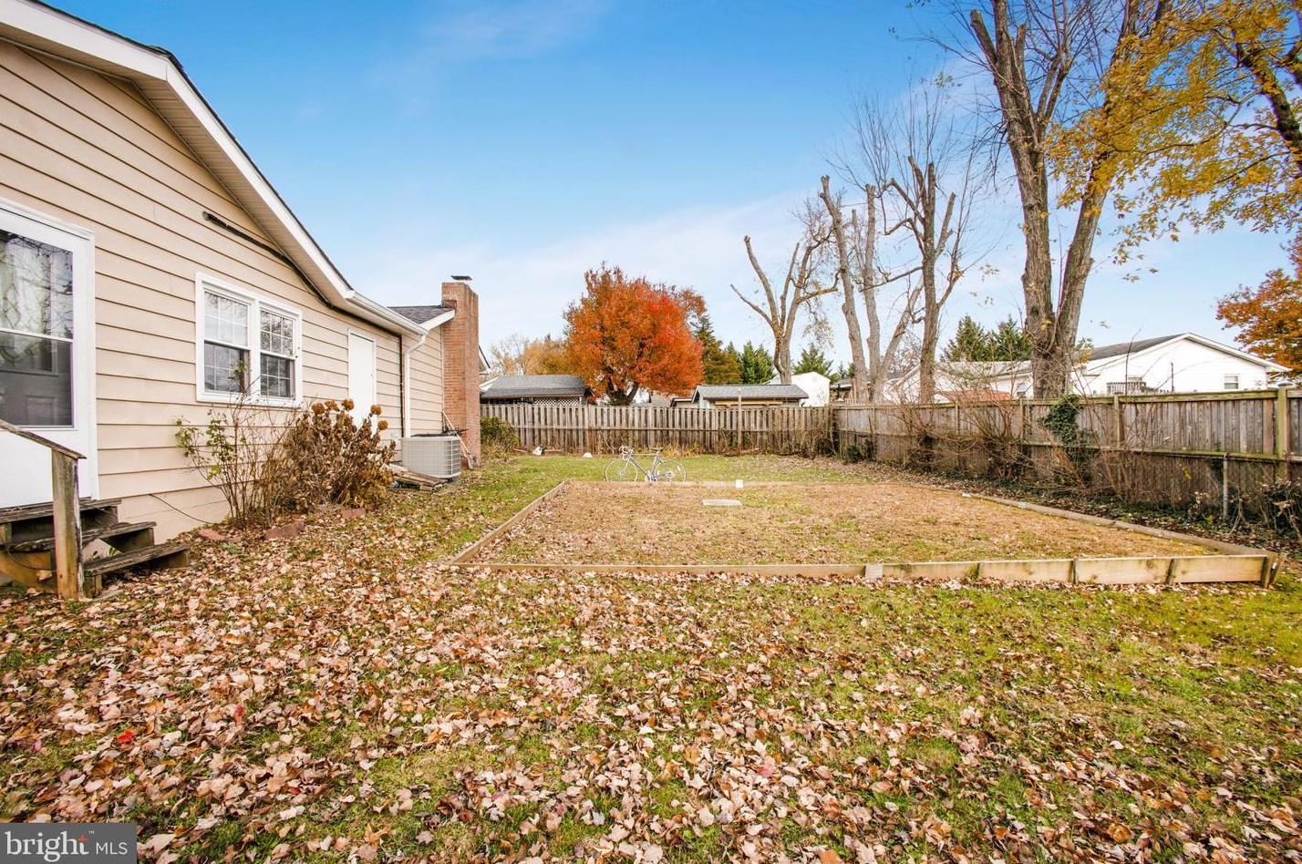1802 Craig St, Dulles VA  20164-3533 exterior