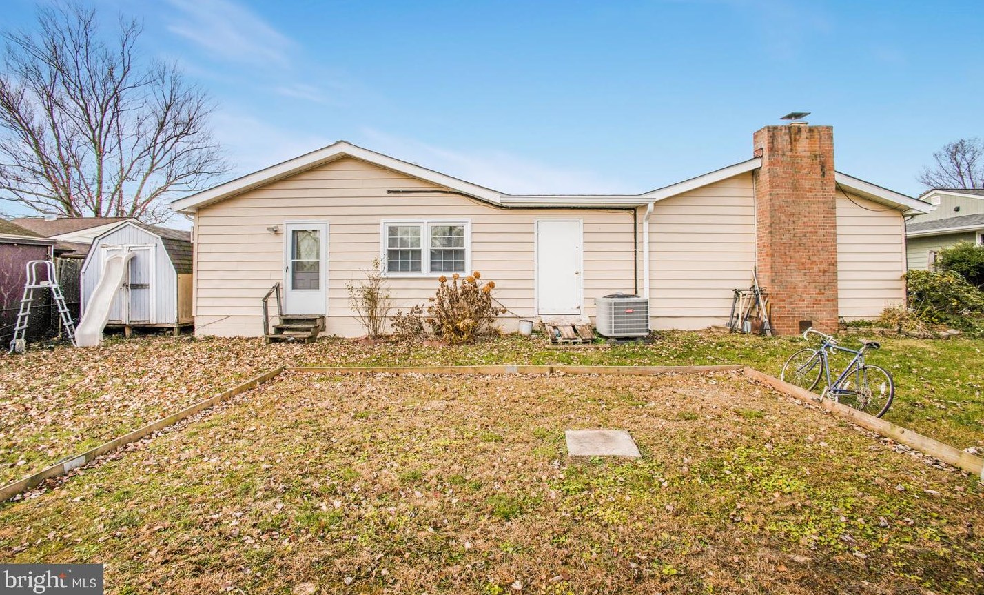 1802 Craig St, Dulles VA  20164-3533 exterior