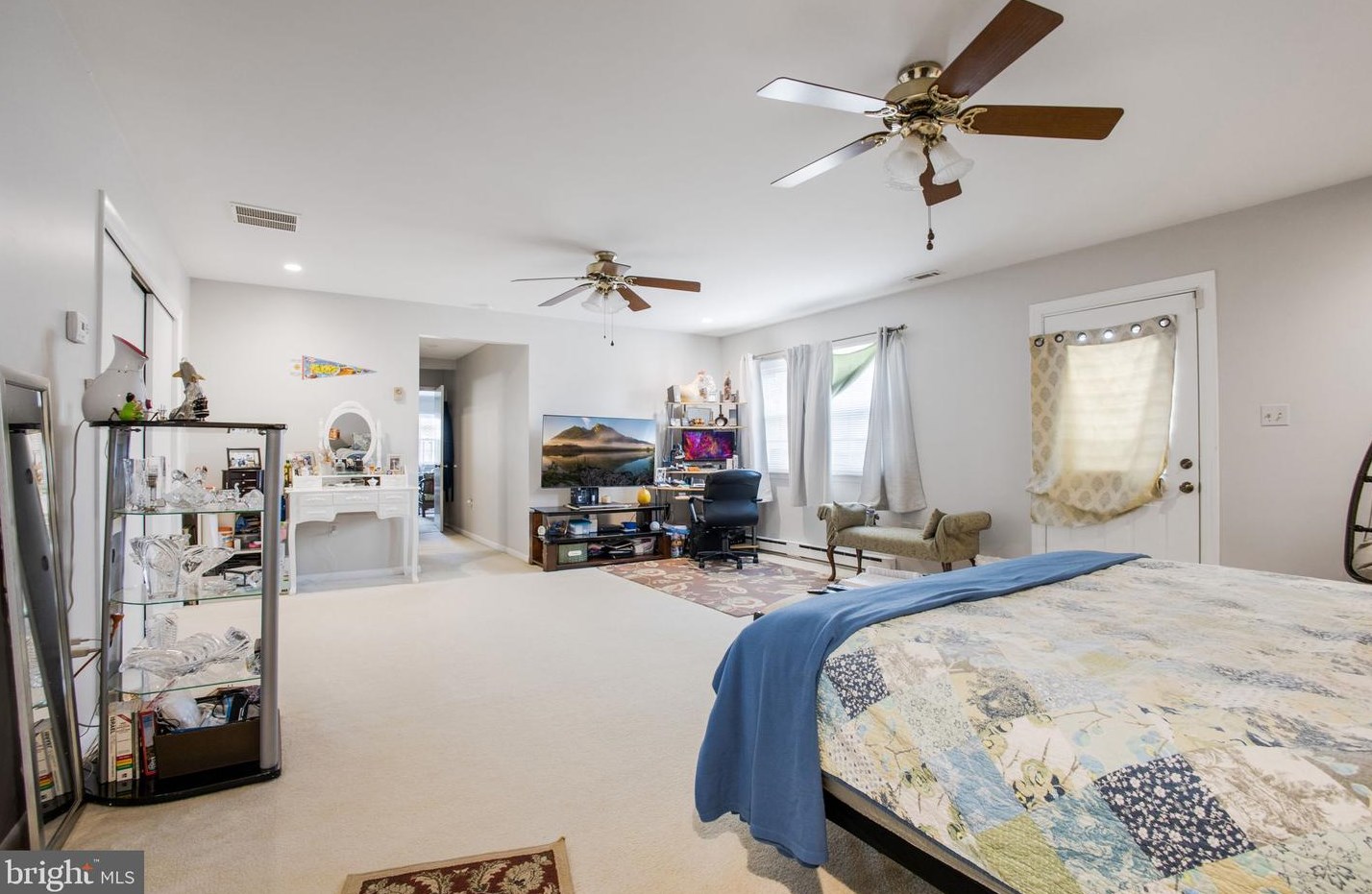 1802 Craig St, Dulles VA  20164-3533 exterior