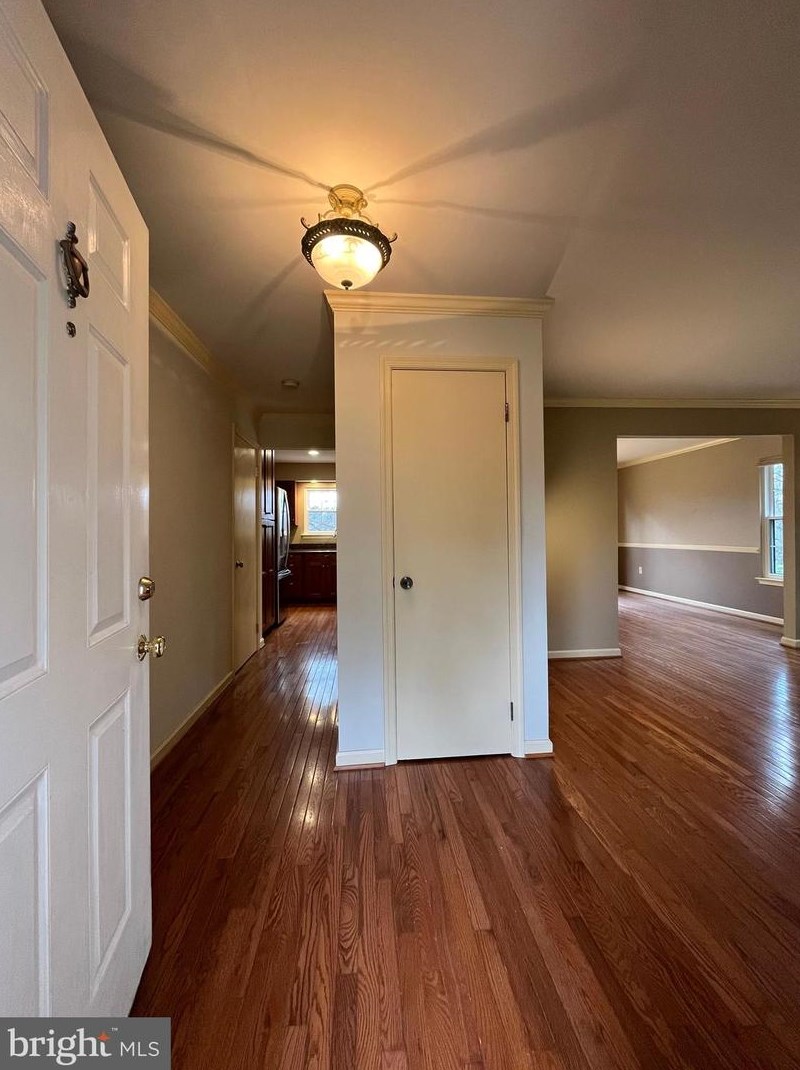 11 Vandercastel Rd, Dulles VA  20165-5622 exterior