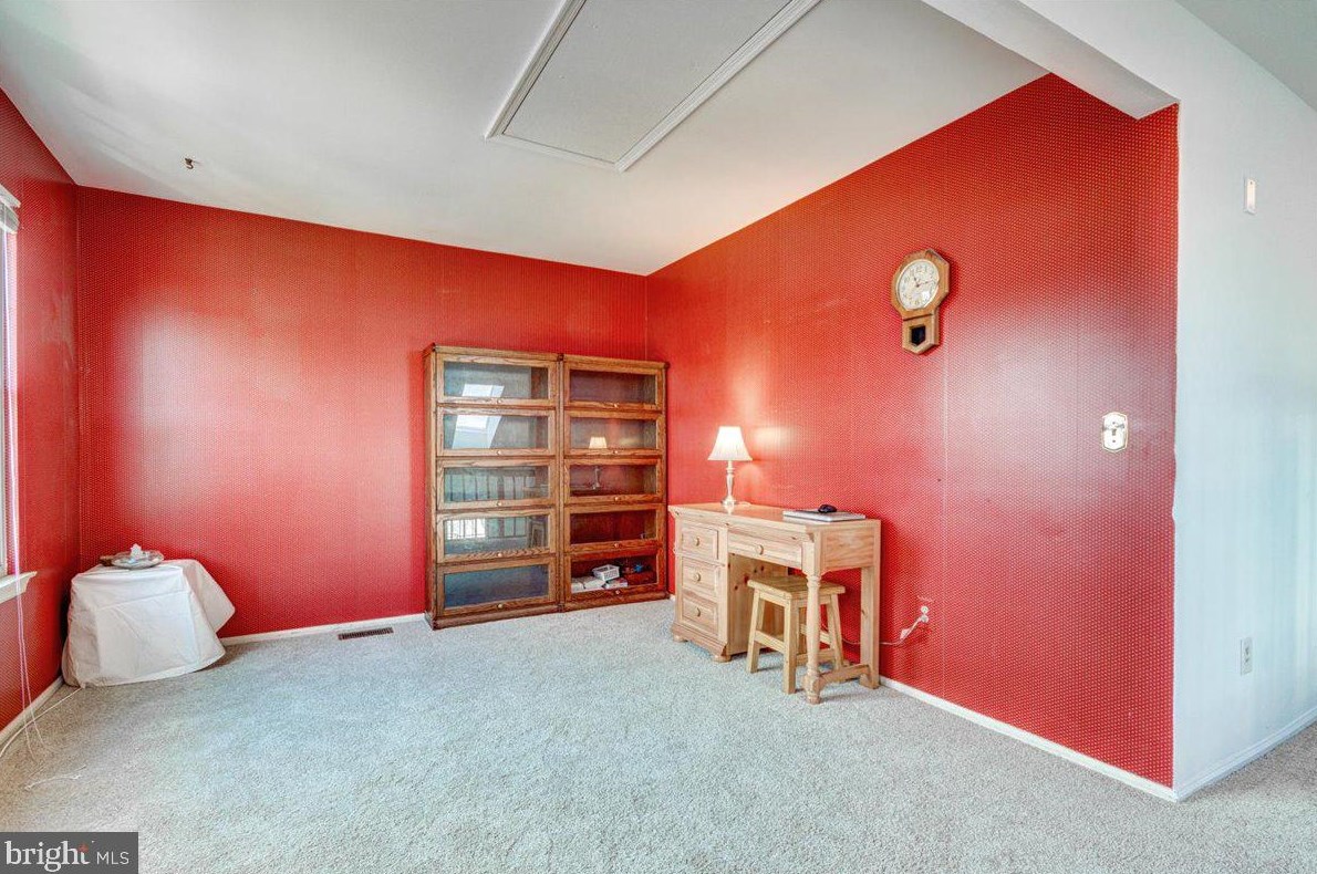 10 Lindenwood Ct, Dulles VA  20165-5643 exterior