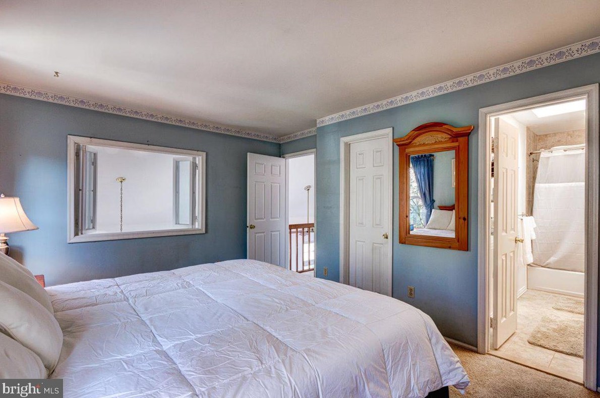 10 Lindenwood Ct, Dulles VA  20165-5643 exterior