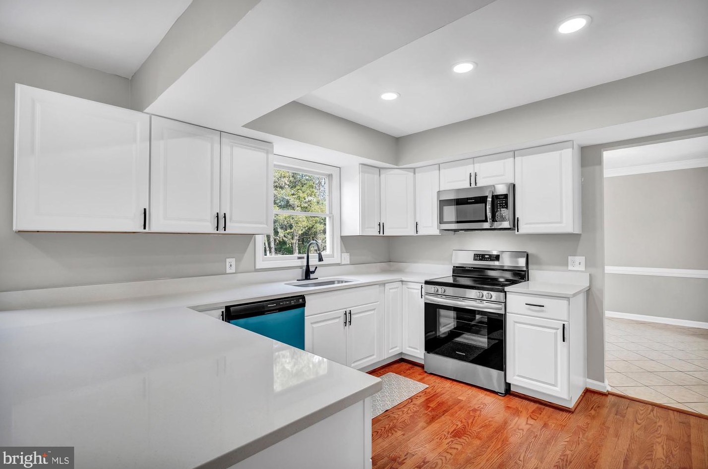 503 Cindy Ct, Dulles VA  20164-1946 exterior