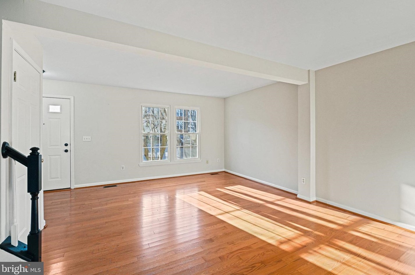 19896 Fieldgrass Sq, Ashburn VA  20147-2760 exterior