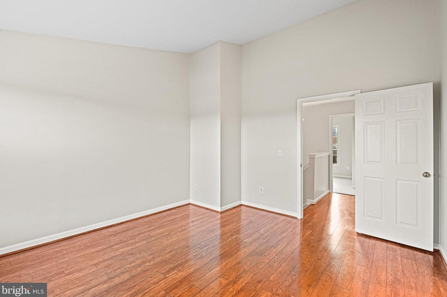 19896 Fieldgrass Sq, Ashburn VA  20147-2760 exterior