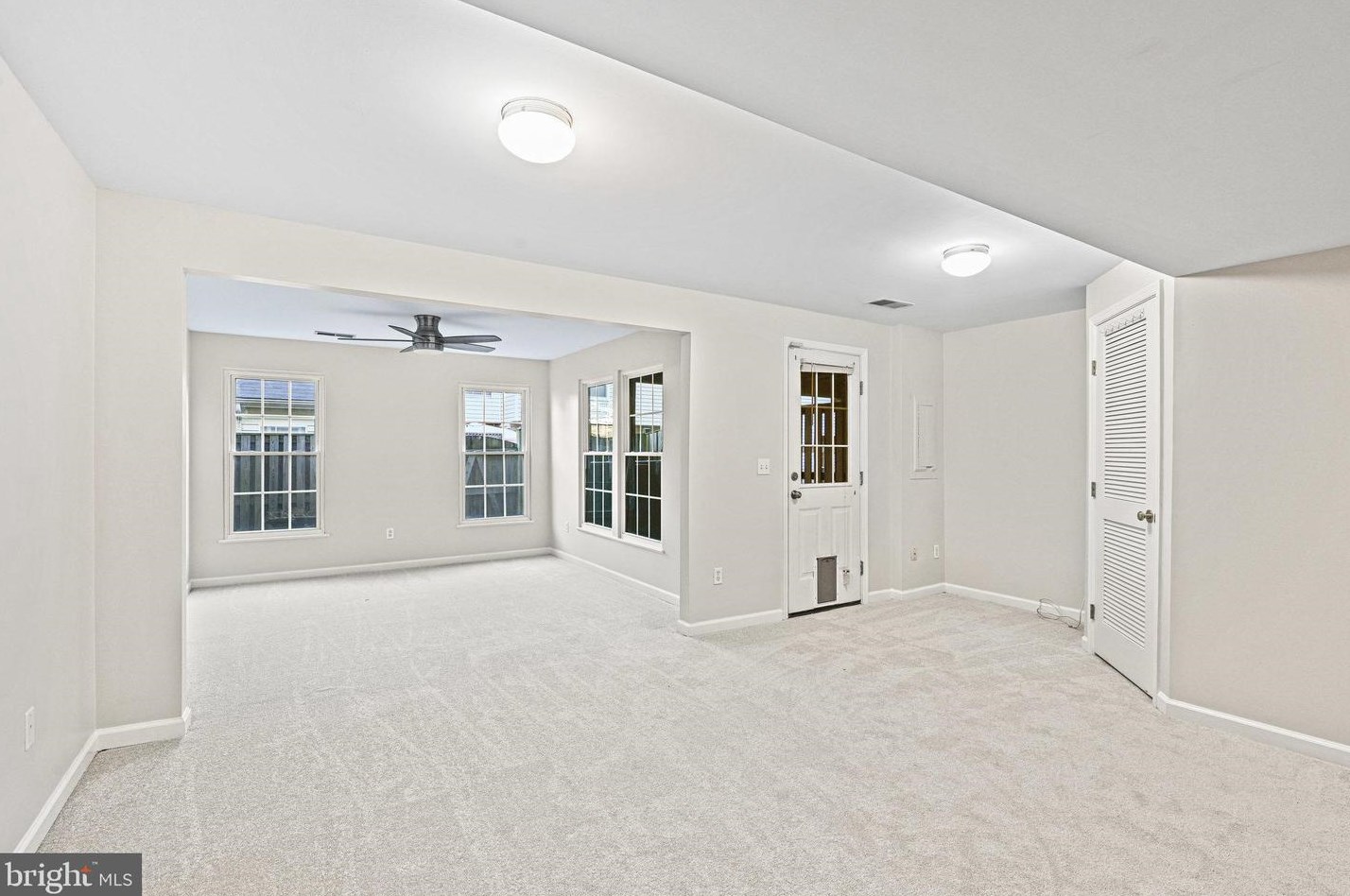 19896 Fieldgrass Sq, Ashburn VA  20147-2760 exterior