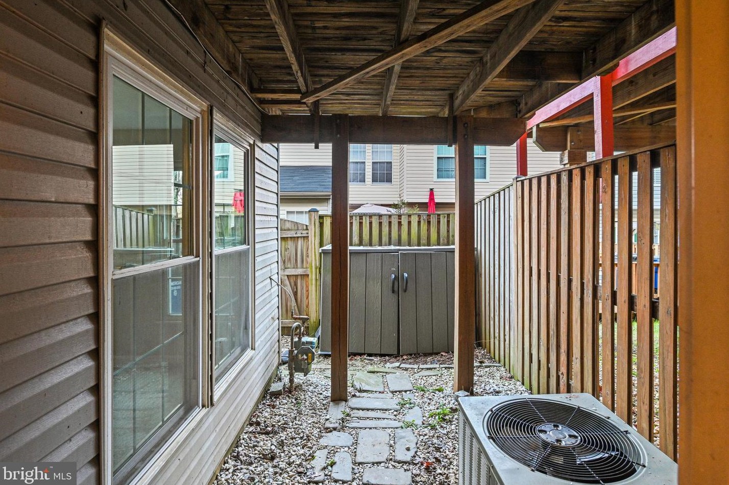 19896 Fieldgrass Sq, Ashburn VA  20147-2760 exterior