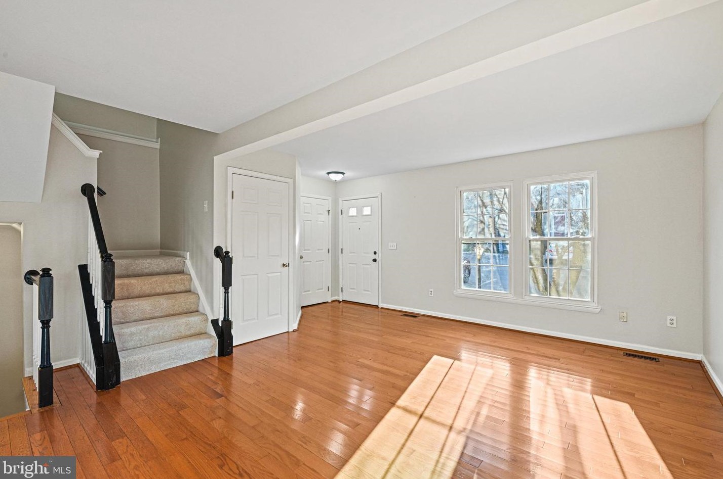 19896 Fieldgrass Sq, Ashburn VA  20147-2760 exterior