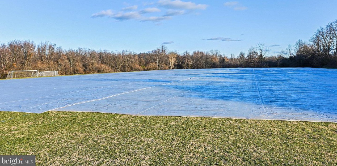 19896 Fieldgrass Sq, Ashburn VA  20147-2760 exterior