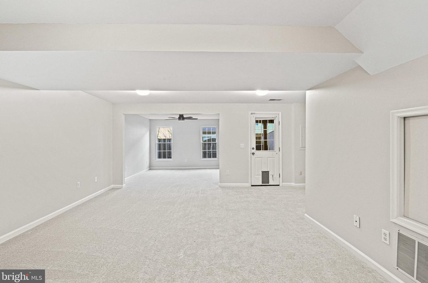 19896 Fieldgrass Sq, Ashburn VA  20147-2760 exterior