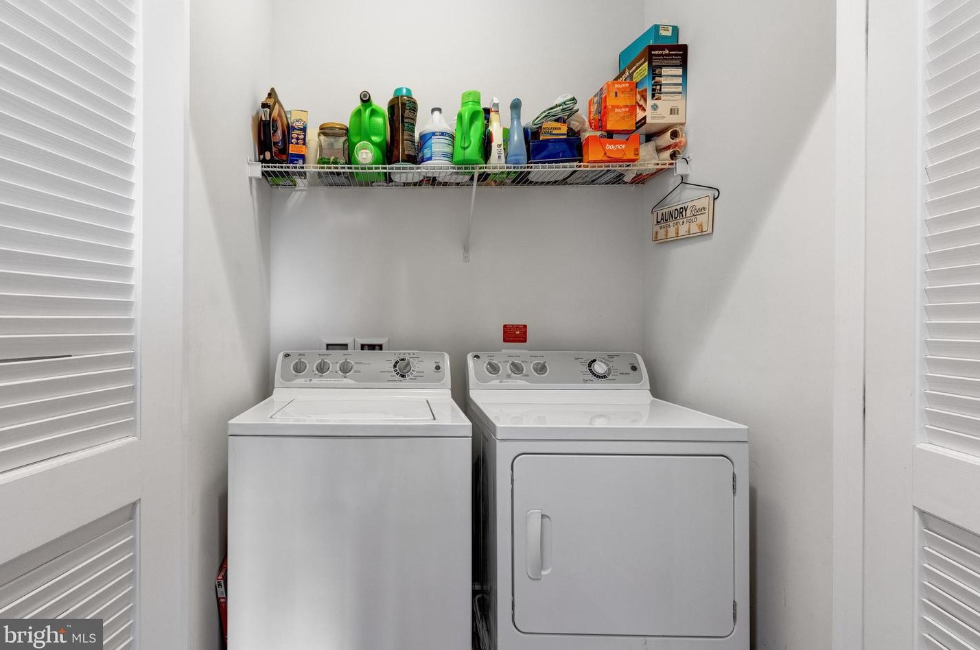 22939 Chinkapin Oak Ter, Dulles VA  20166-7803 exterior