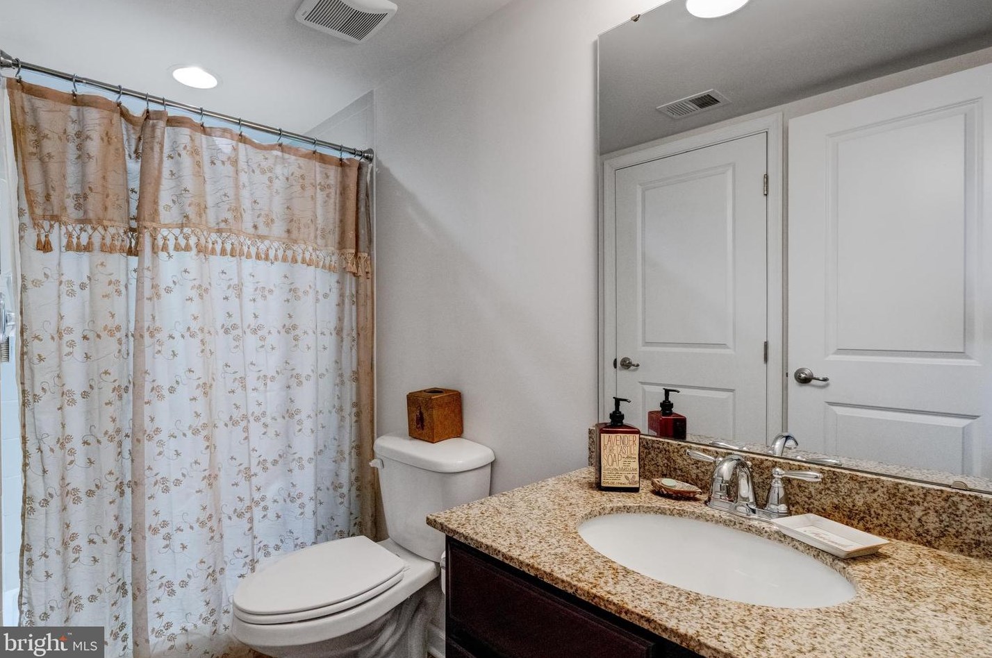 22939 Chinkapin Oak Ter, Dulles VA  20166-7803 exterior