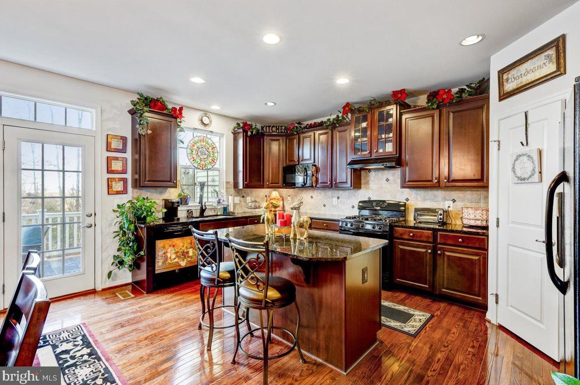 22939 Chinkapin Oak Ter, Dulles VA  20166-7803 exterior