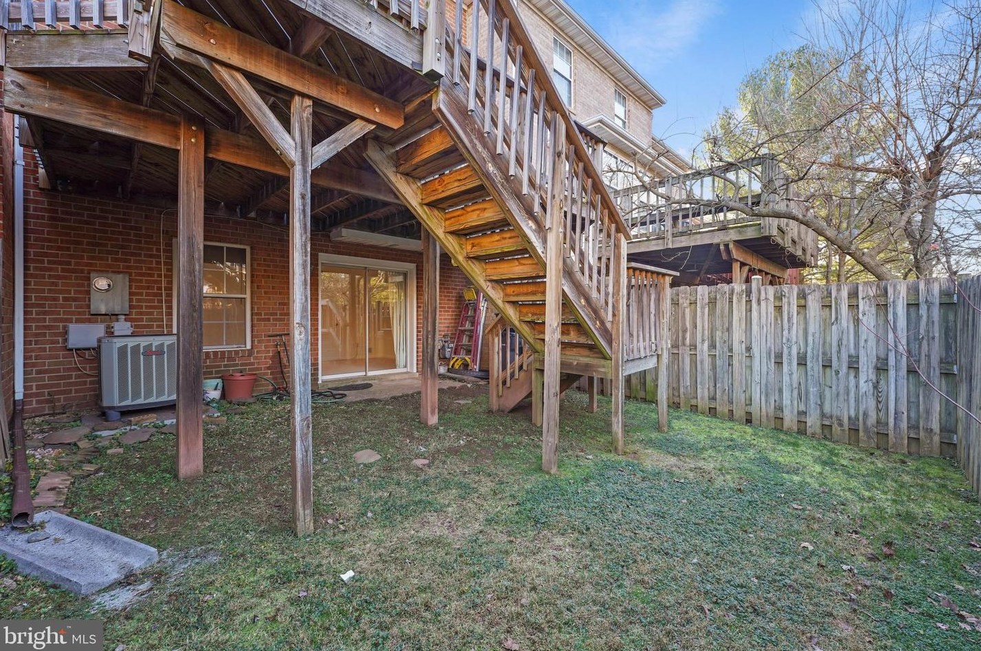 21109 Chandler Ct, Dulles VA  20164-6300 exterior