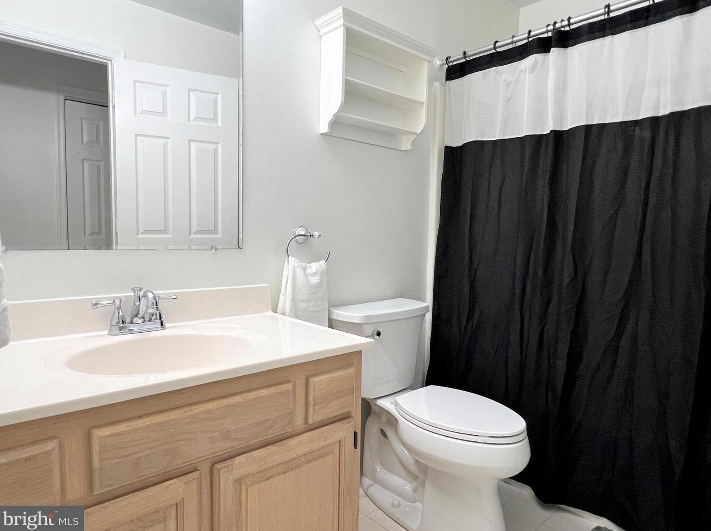 21109 Chandler Ct, Dulles VA  20164-6300 exterior