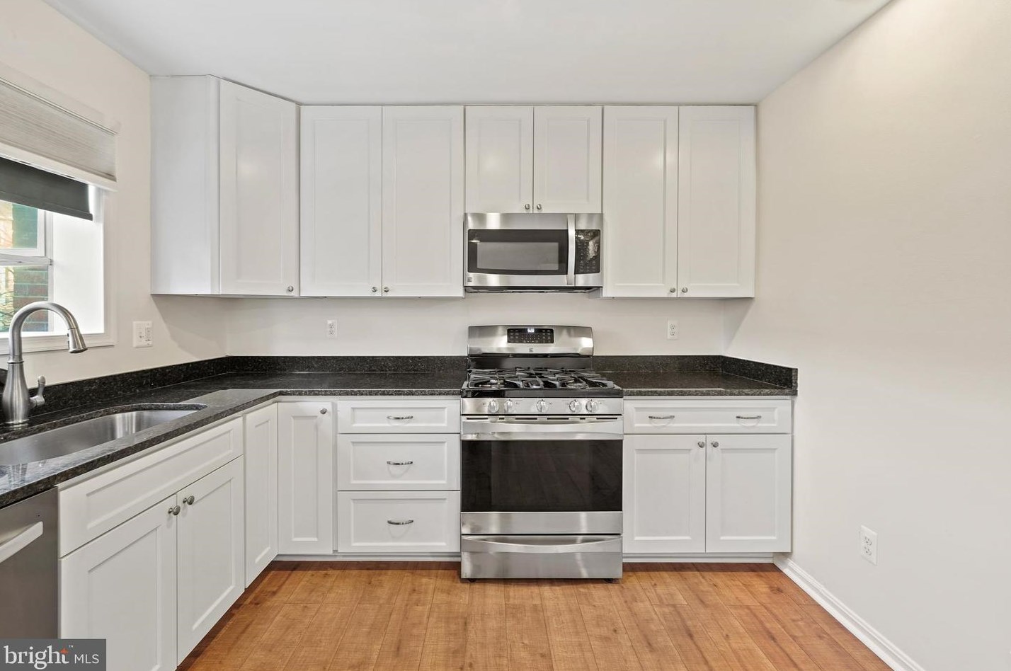 21109 Chandler Ct, Dulles VA  20164-6300 exterior