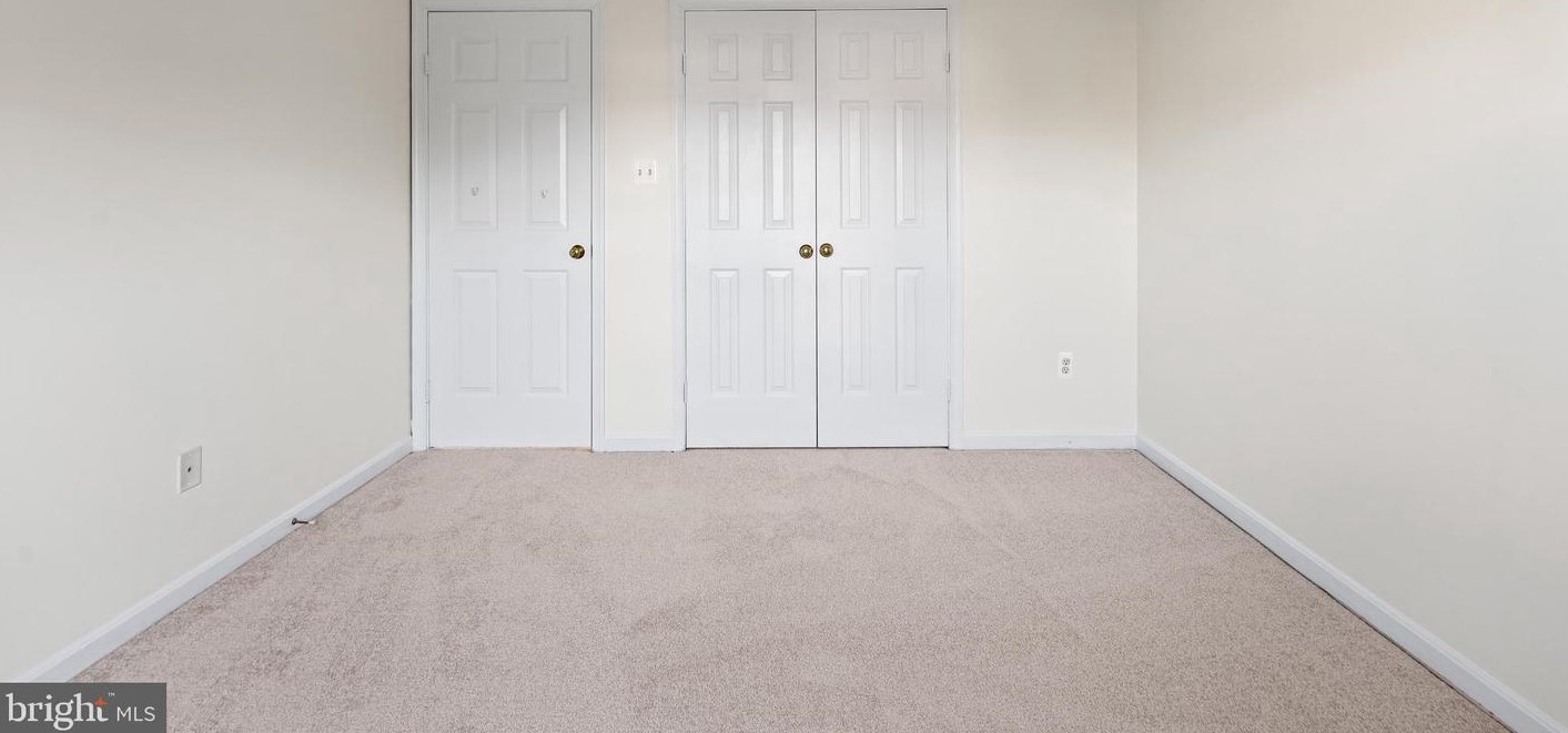 21109 Chandler Ct, Dulles VA  20164-6300 exterior