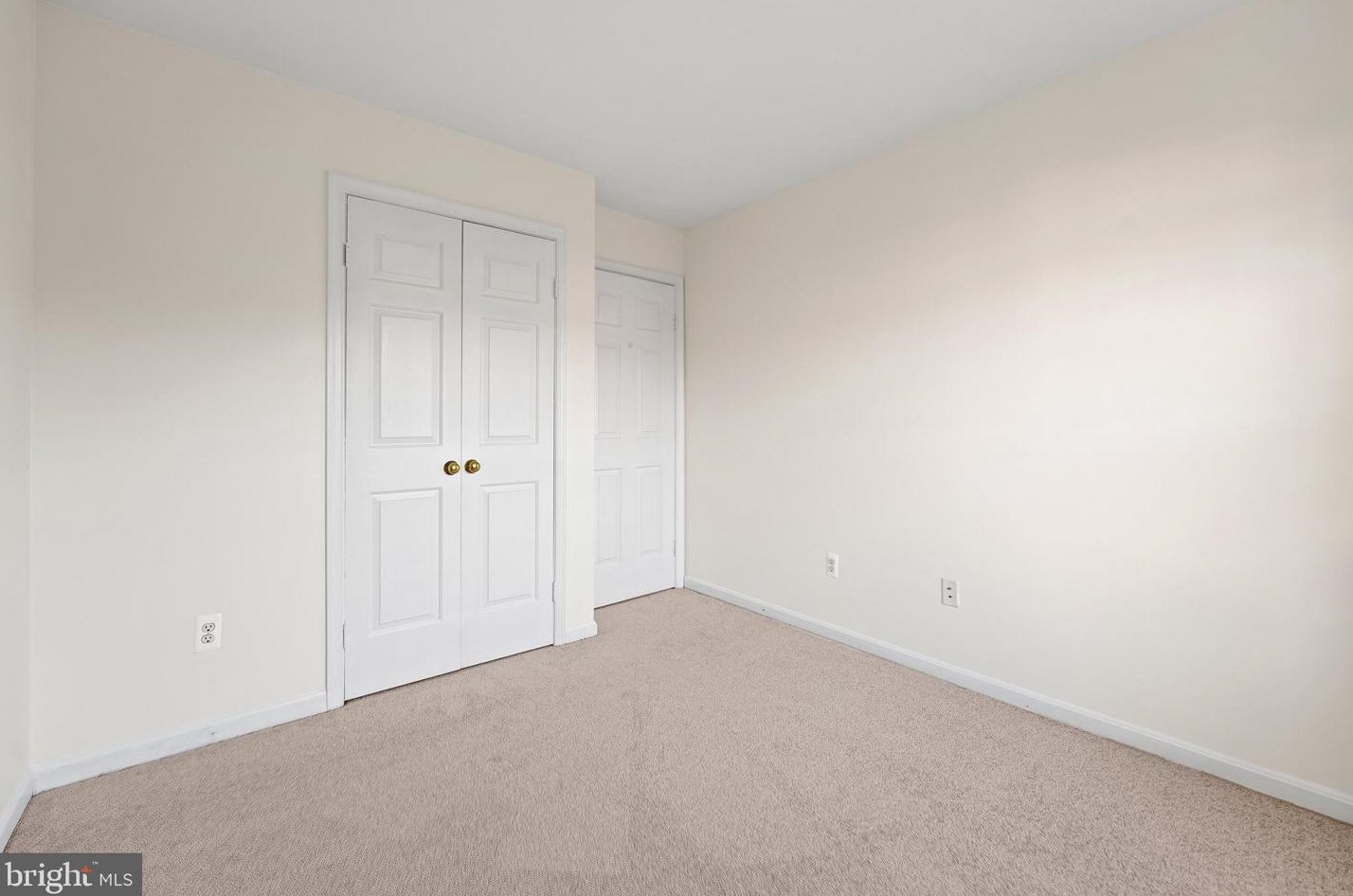 21109 Chandler Ct, Dulles VA  20164-6300 exterior