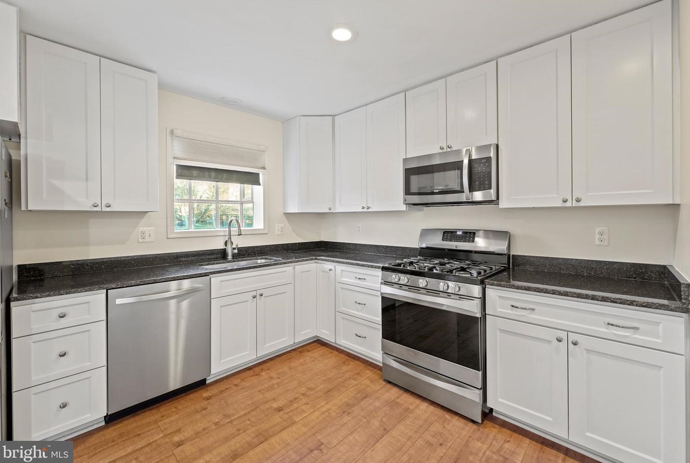 21109 Chandler Ct, Dulles VA  20164-6300 exterior