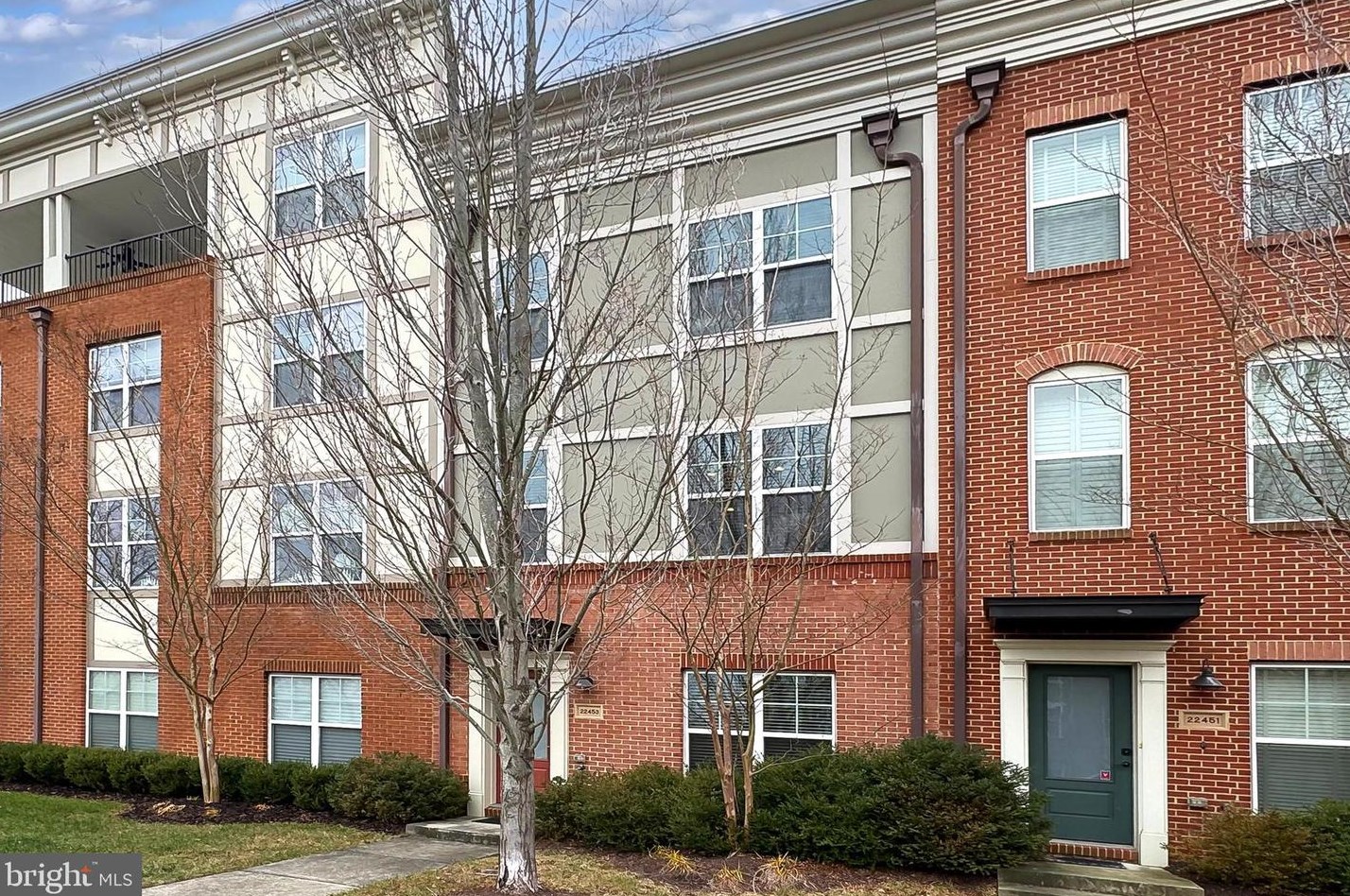 22453 Verde Gate Ter, Ashburn VA  20148-3667 exterior
