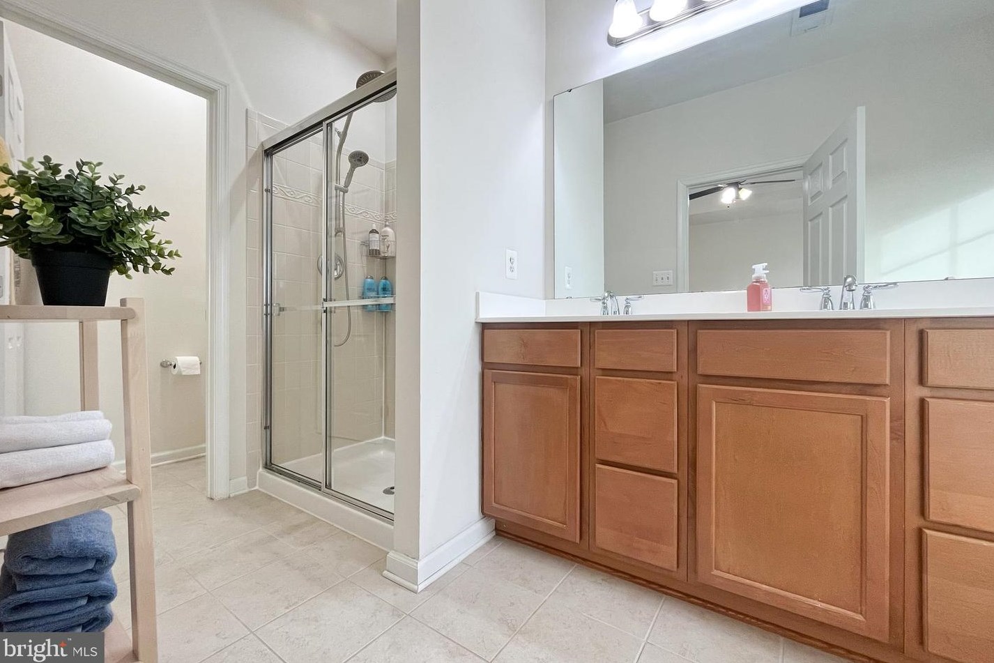 42979 Spyder Pl, Fairfax VA  20152-3480 exterior