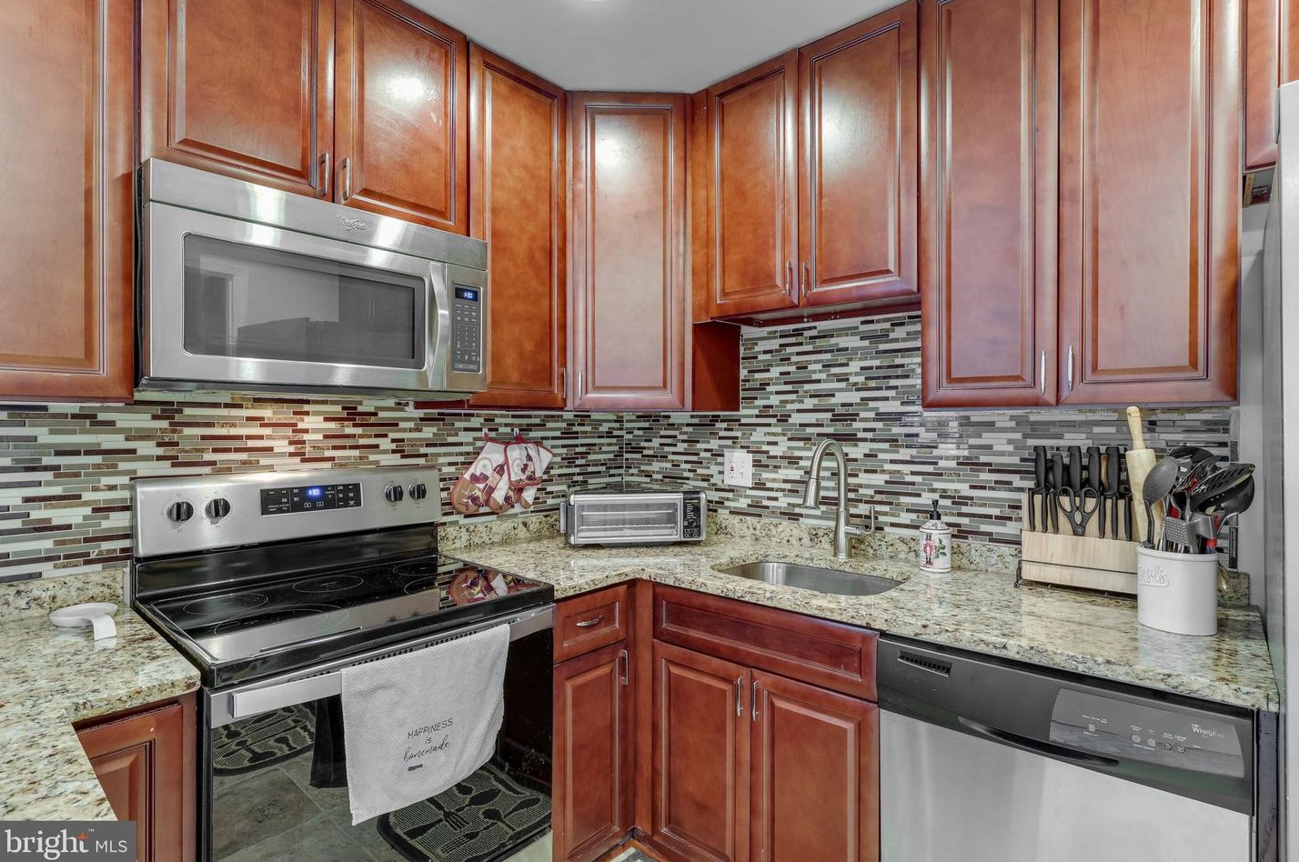 133 Baylor Dr, Dulles VA  20164-5434 exterior