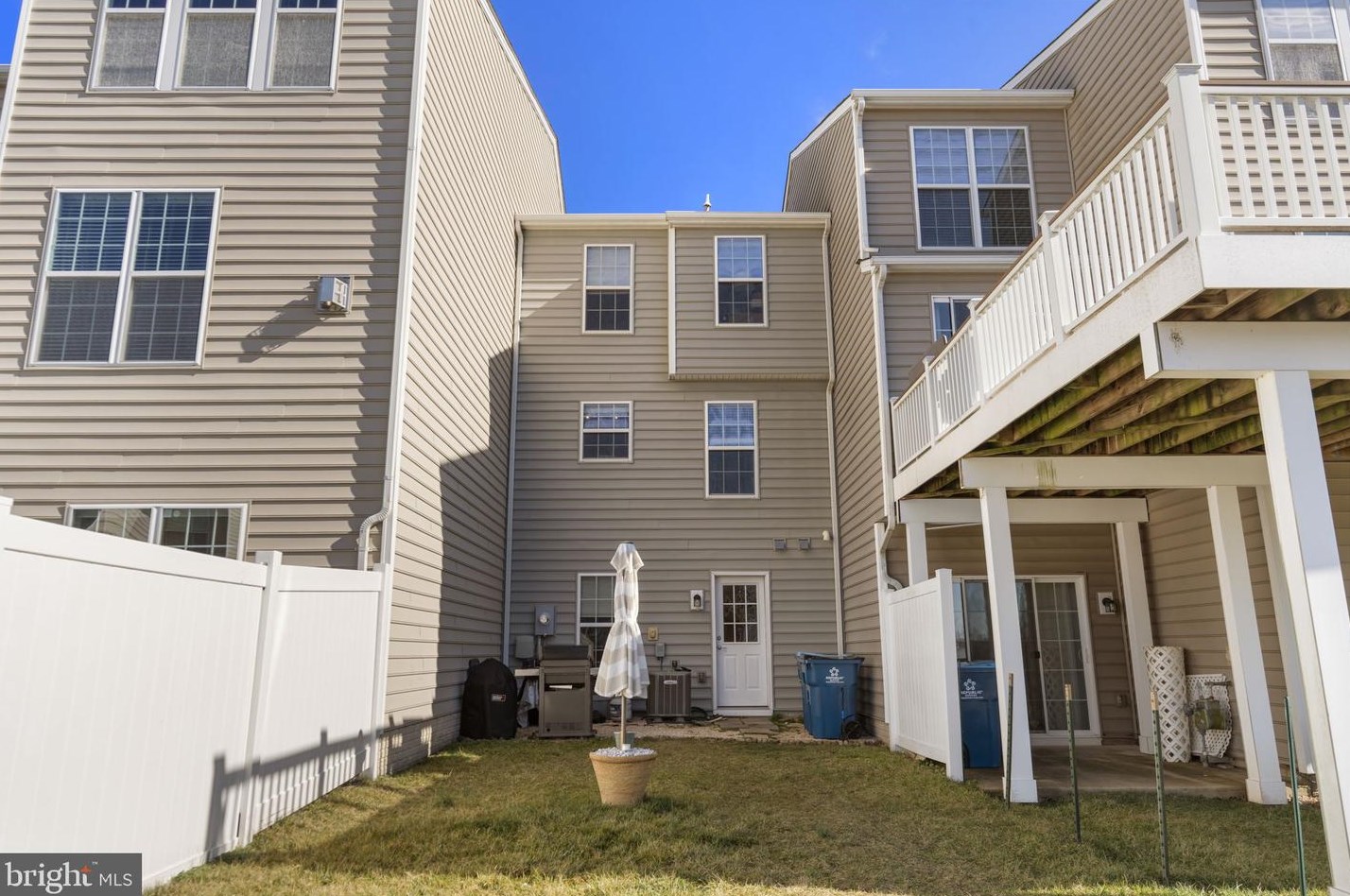 22277 Rampsbeck Ter, Ashburn VA  20148-4146 exterior