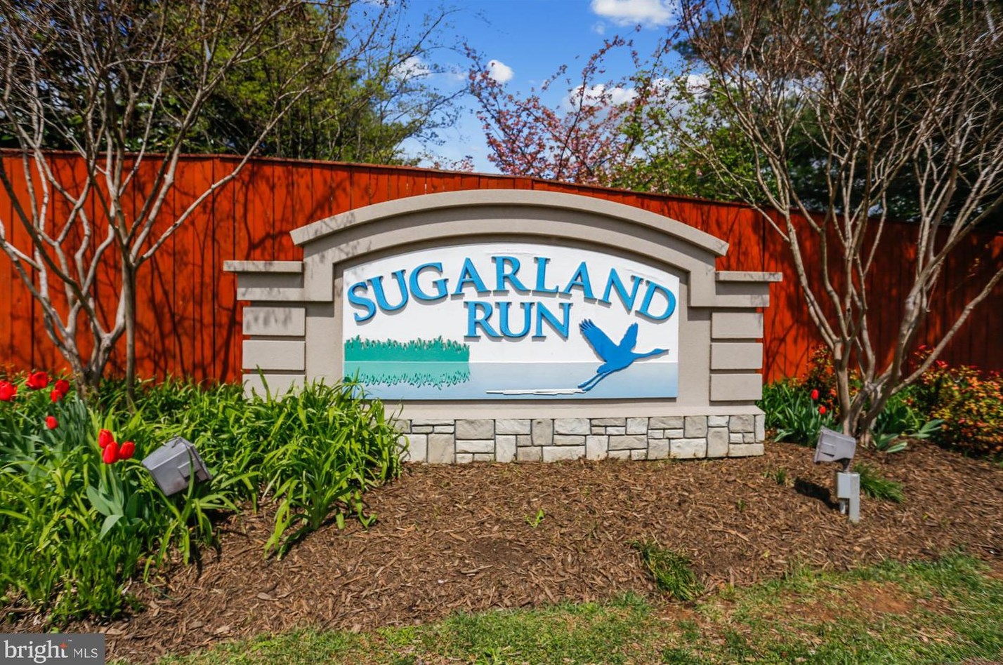 231 Penny Ln, Dulles VA  20164-1607 exterior