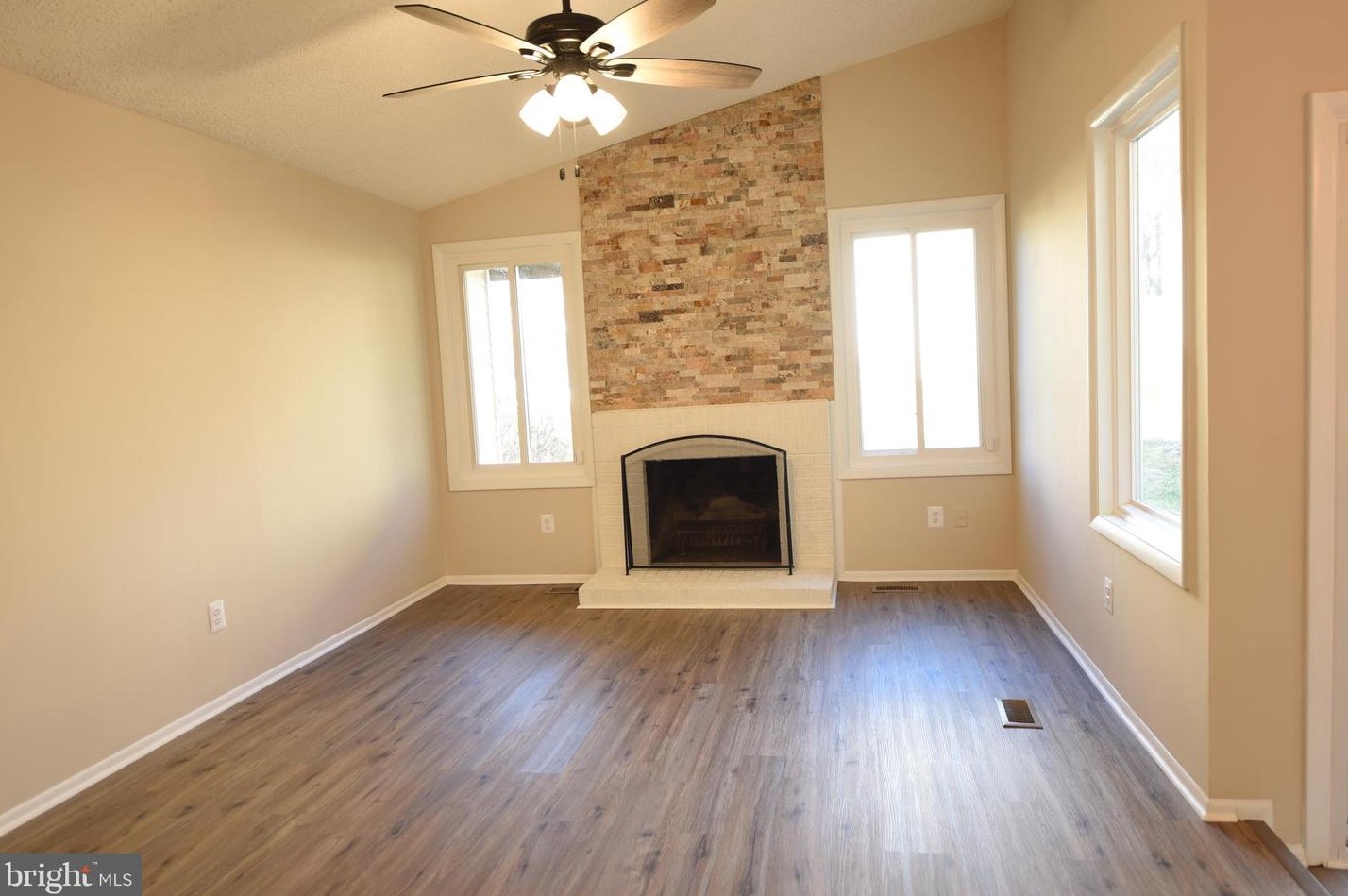 231 Penny Ln, Dulles VA  20164-1607 exterior