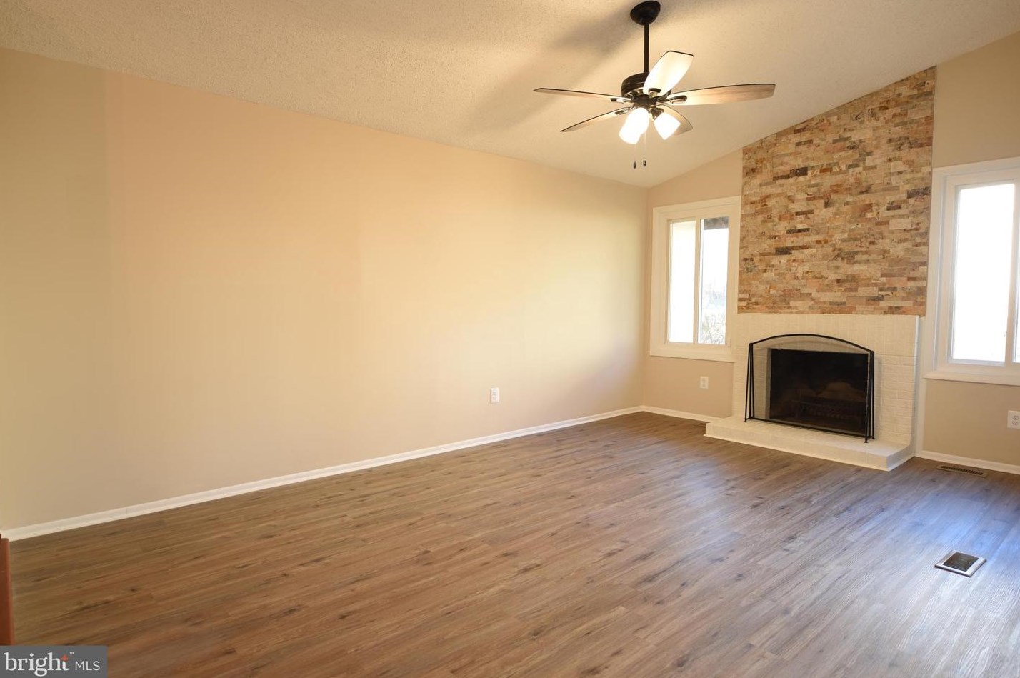 231 Penny Ln, Dulles VA  20164-1607 exterior