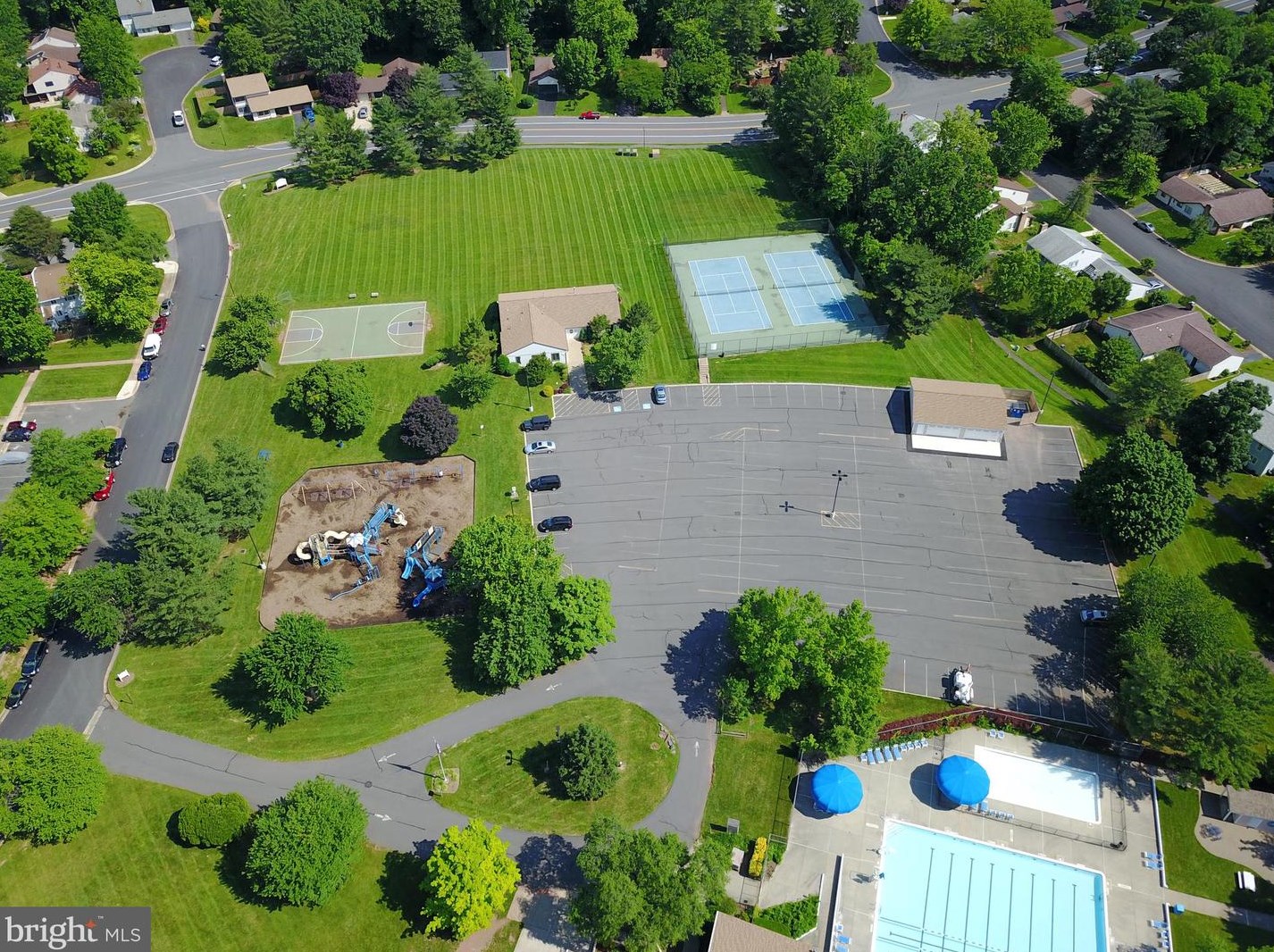 231 Penny Ln, Dulles VA  20164-1607 exterior