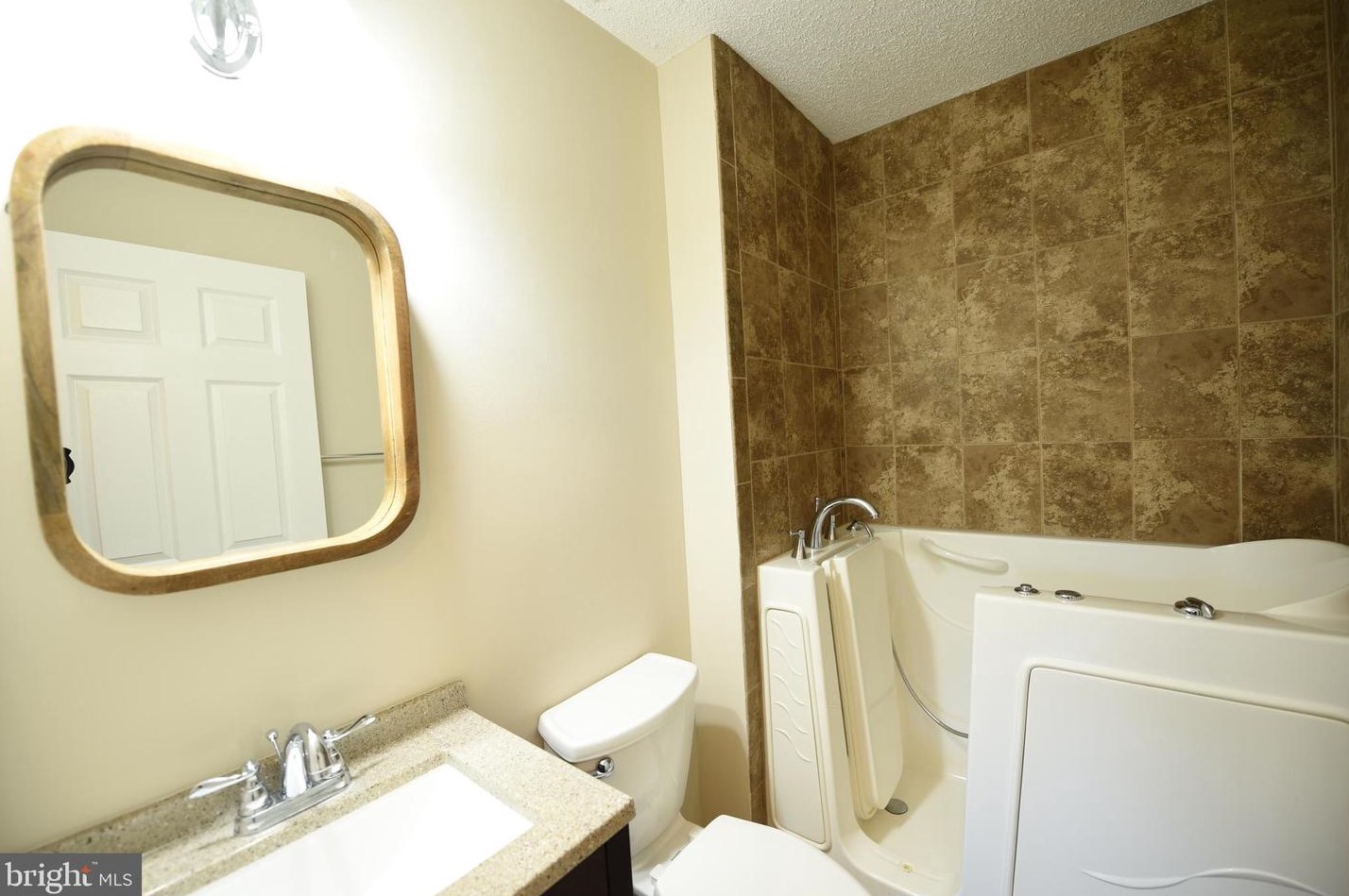 231 Penny Ln, Dulles VA  20164-1607 exterior