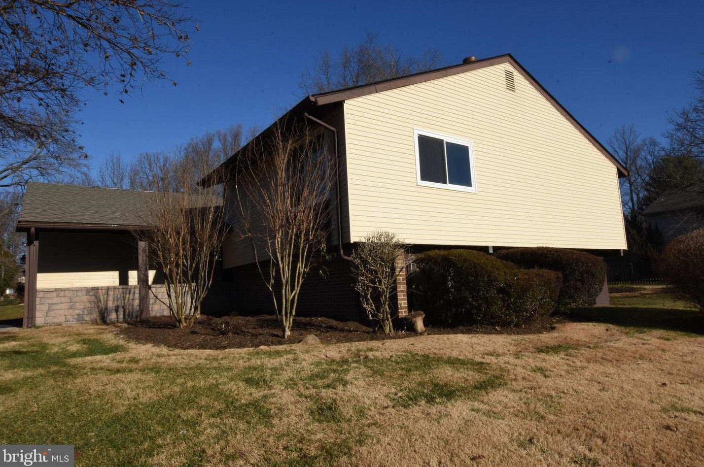 231 Penny Ln, Dulles VA  20164-1607 exterior